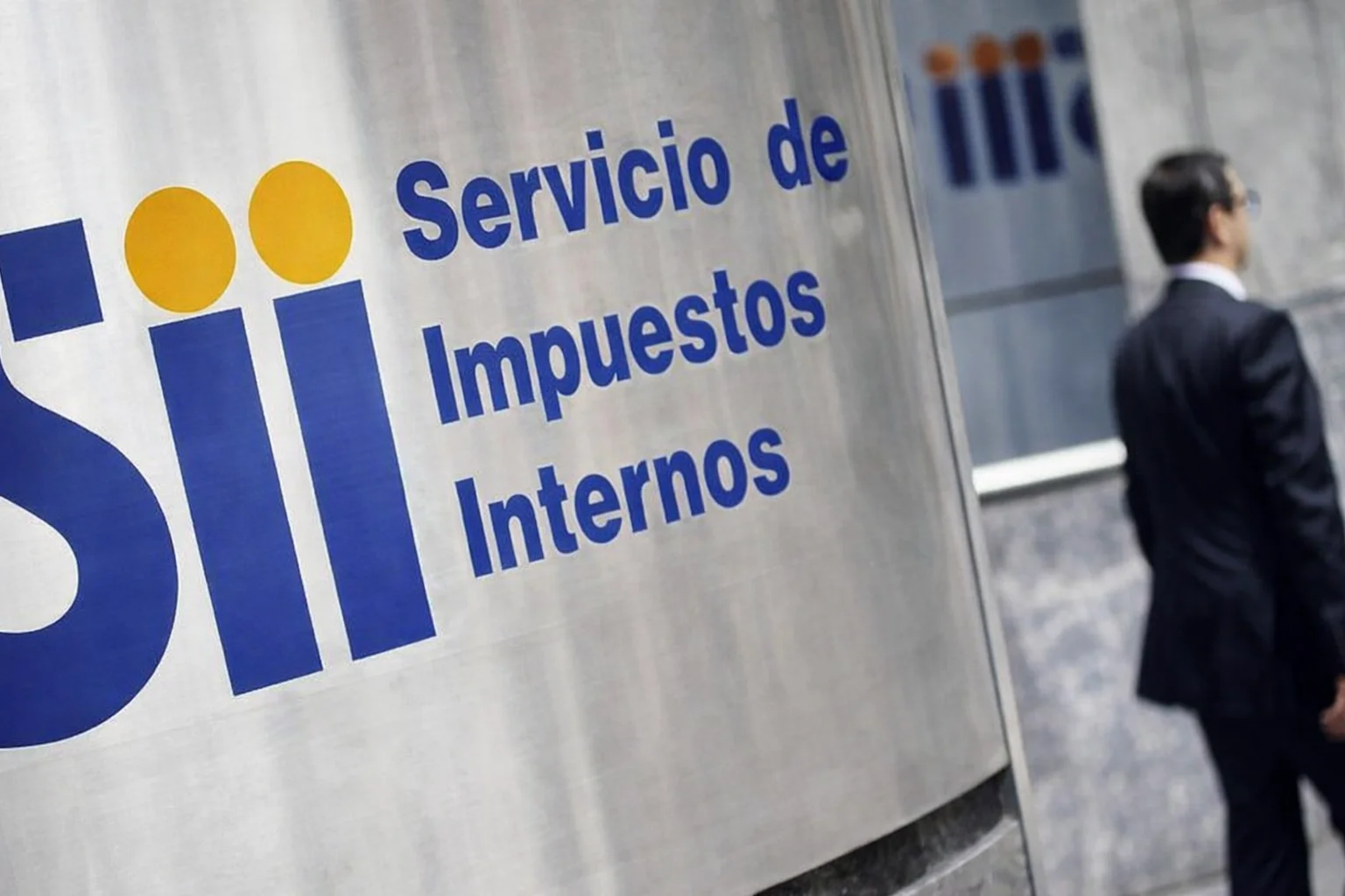 Es de 15,25%: La nueva retención del SII para boletas de honorarios comenzó a regir este mes